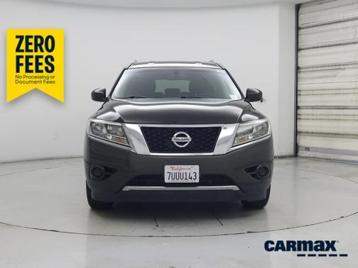 Green 2016 Nissan Pathfinder Platinum