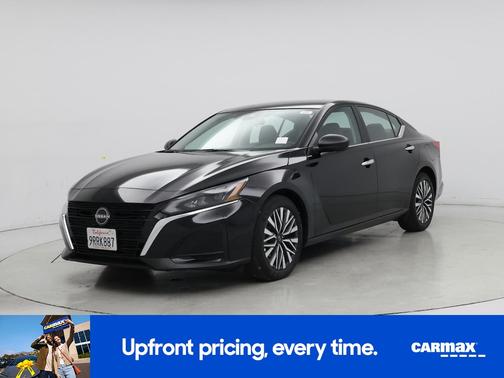 Black 2025 Nissan Altima SV
