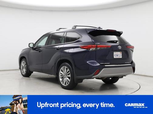 Blue 2022 Toyota Highlander Platinum