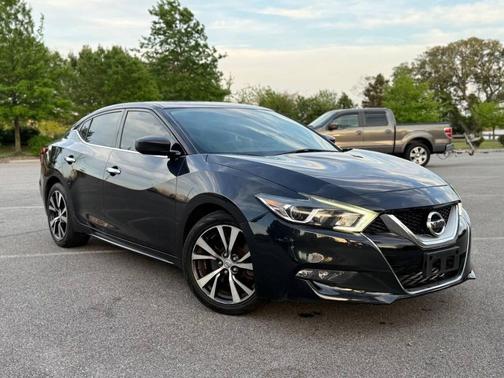 Gun Metallic 2016 Nissan Maxima 3.5 SV