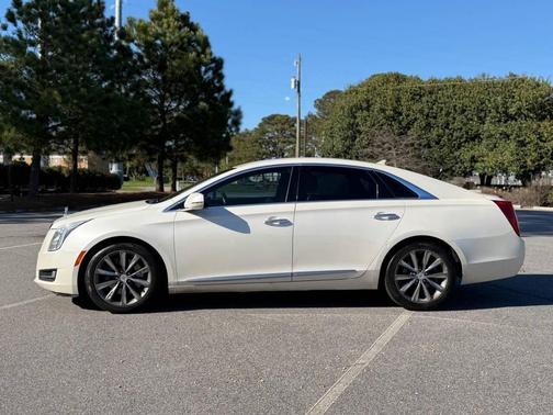 White Diamond Tricoat 2014 Cadillac XTS Base