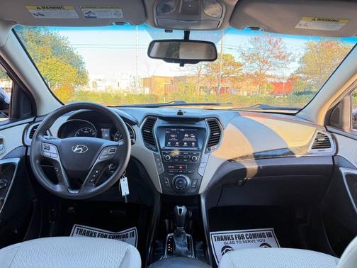 2017 Hyundai SANTA FE SE