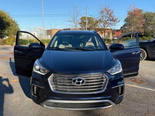 2017 Hyundai SANTA FE SE