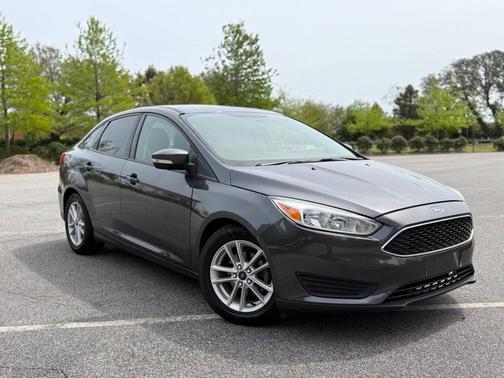 Magnetic 2017 Ford Focus SE