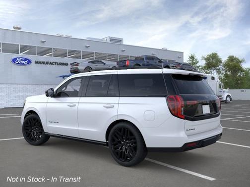 Star White Metallic Tri-Coat 2026 Ford Expedition Platinum