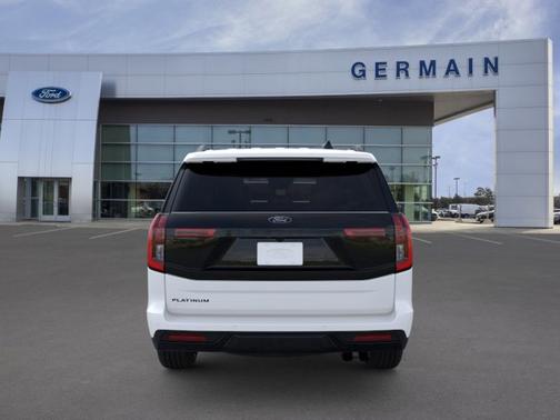Star White Metallic Tri-Coat 2026 Ford Expedition Platinum