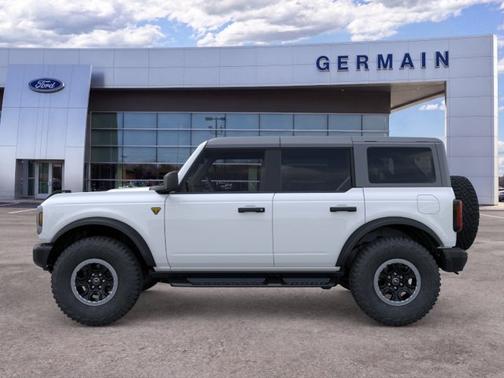 Oxford White 2026 Ford Bronco Badlands