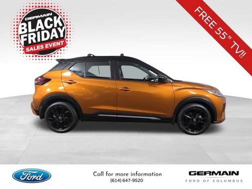2022 Nissan Kicks SR