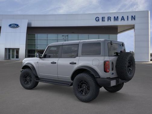 Avalanche Gray 2026 Ford Bronco Outer Banks