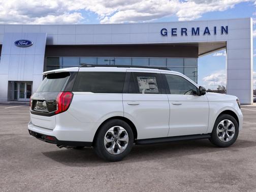 Star White Metallic Tri-Coat 2027 Ford Expedition Active