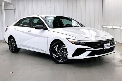 White 2025 Hyundai ELANTRA HEV SEL Sport