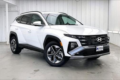 White 2025 Hyundai TUCSON SEL Convenience
