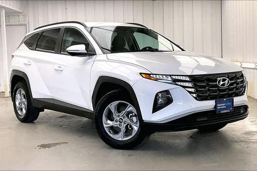 White 2023 Hyundai TUCSON SEL