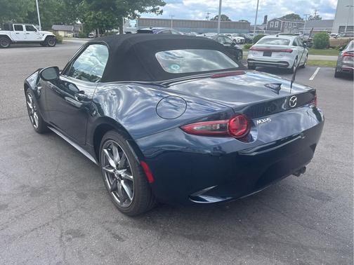 Deep Crystal Blue 2021 Mazda MX-5 Miata Grand Touring