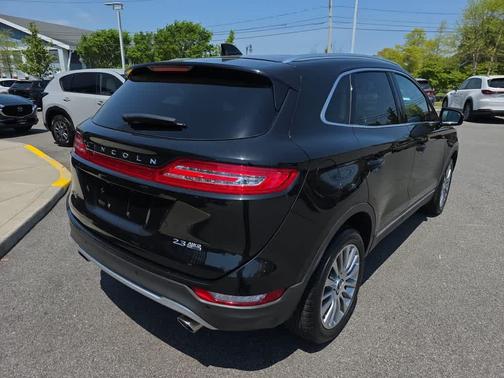TUXEDO BLACK METALLIC 2015 Lincoln MKC Base