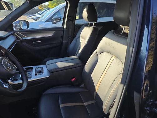 2024 Mazda CX-90 PHEV Premium Plus