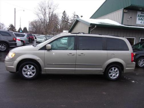 2009 Chrysler Town & Country Touring