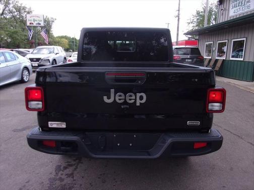 2023 Jeep Gladiator Overland