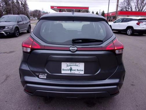 2022 Nissan Kicks S