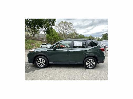 Cascade Green Silica 2023 Subaru Forester Premium