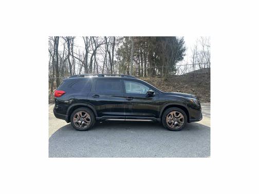 Crystal Black Silica 2025 Subaru Ascent Bronze Edition 7-Passenger