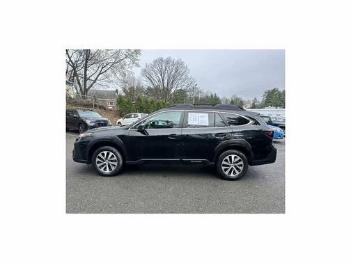 Crystal Black Silica 2024 Subaru Outback Premium