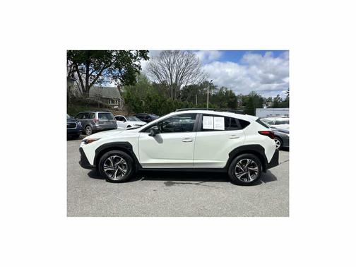 Crystal White Pearl 2024 Subaru Crosstrek Premium