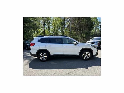 Crystal White Pearl 2023 Subaru Ascent Premium 7-Passenger