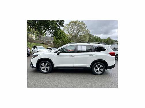 Crystal White Pearl 2023 Subaru Ascent Premium 7-Passenger