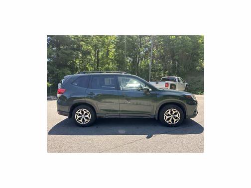 Cascade Green Silica 2023 Subaru Forester Premium