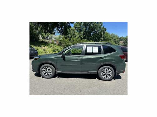 Cascade Green Silica 2023 Subaru Forester Premium