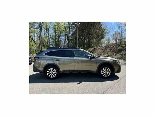 Autumn Green 2022 Subaru Outback Premium