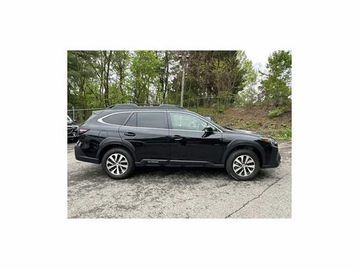 Crystal Black Silica 2024 Subaru Outback Premium