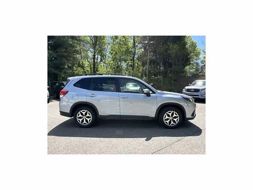 Ice Silver 2023 Subaru Forester Premium