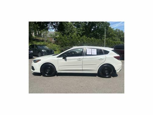 Crystal White Pearl 2022 Subaru Impreza Base