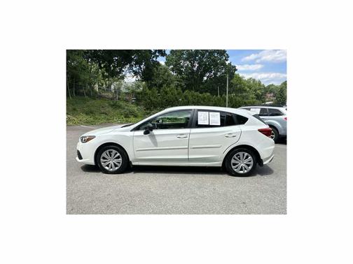 Crystal White Pearl 2022 Subaru Impreza Base