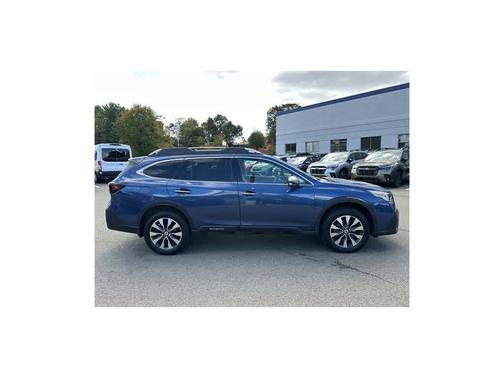 2022 Subaru Outback Touring XT