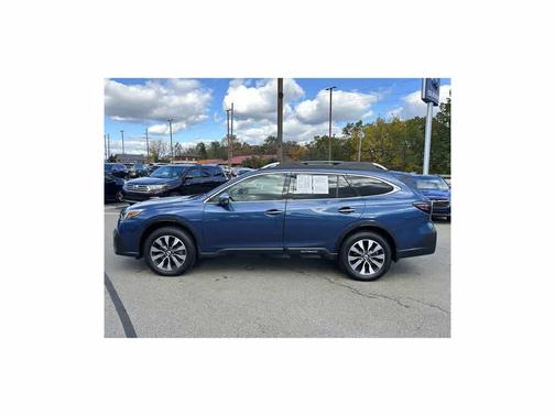 2022 Subaru Outback Touring XT