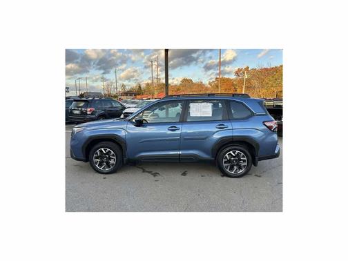 2025 Subaru Forester Base