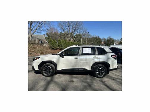 Crystal White Pearl 2025 Subaru Forester Premium