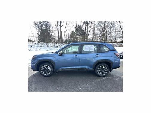 2025 Subaru Forester Base