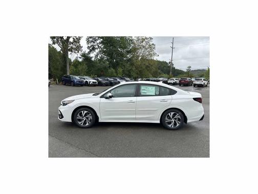 Crystal White Pearl 2025 Subaru Legacy Premium
