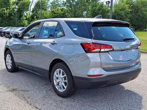 Sterling Gray Metallic 2024 Chevrolet Equinox LS
