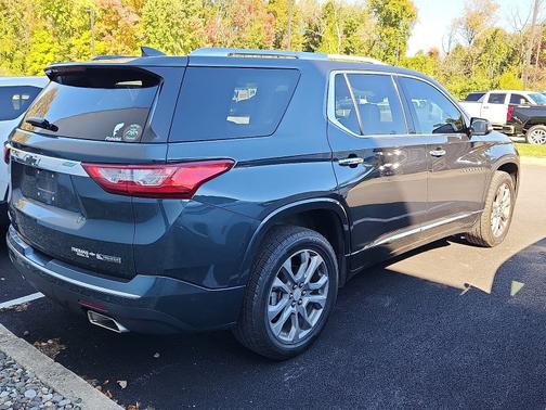 Graphite Metallic 2018 Chevrolet Traverse Premier