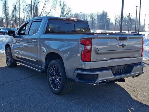 Sterling Gray Metallic 2025 Chevrolet Silverado 1500 High Country