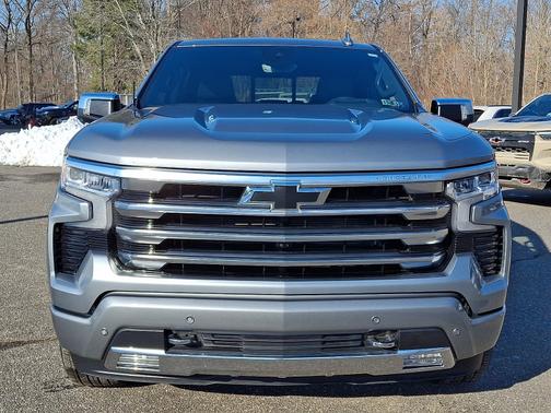 Sterling Gray Metallic 2025 Chevrolet Silverado 1500 High Country