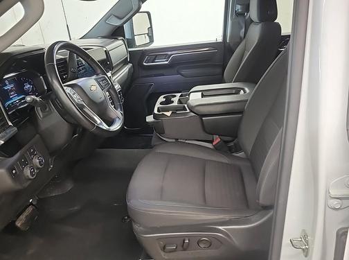 Summit White 2025 Chevrolet Silverado 2500 LT