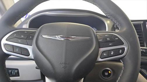 2022 Chrysler Pacifica Hybrid Touring L