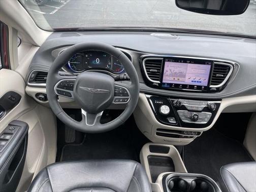 2022 Chrysler Pacifica Hybrid Touring L