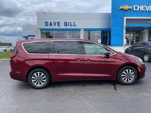2022 Chrysler Pacifica Hybrid Touring L